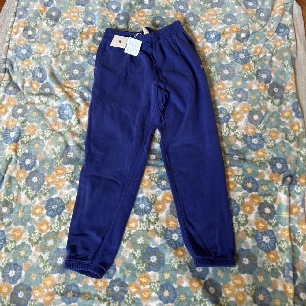 Blue Fabletics forever fleece go to sweatpants women's medium / 8 NWT